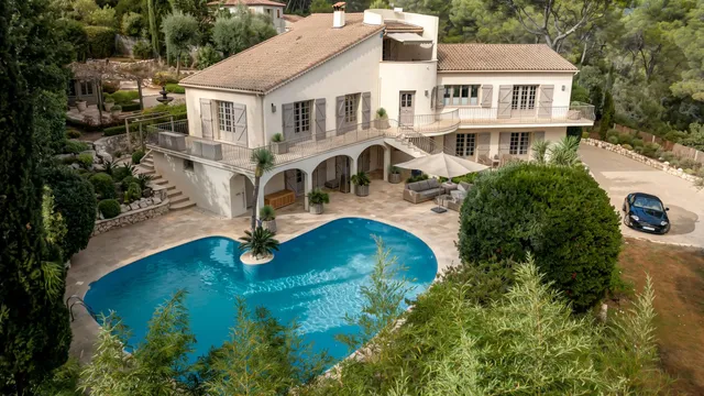 Villa in Roquefort Les Pins, French Riviera