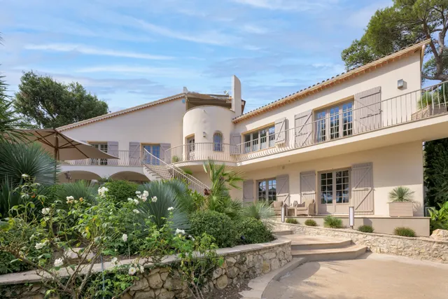 Villa in Roquefort Les Pins, French Riviera