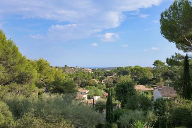 Villa in Roquefort Les Pins, French Riviera