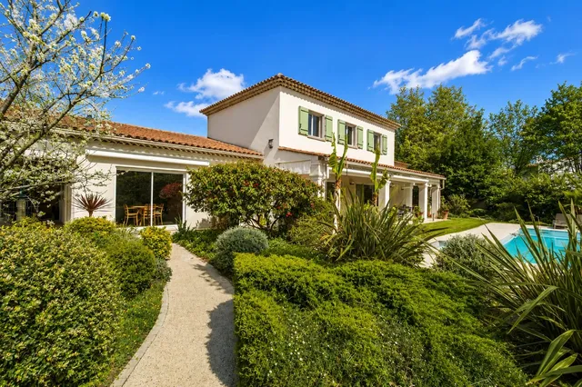 Villa in Roquefort Les Pins, French Riviera