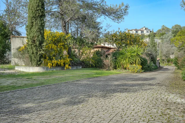 Villa in Roquefort Les Pins, French Riviera