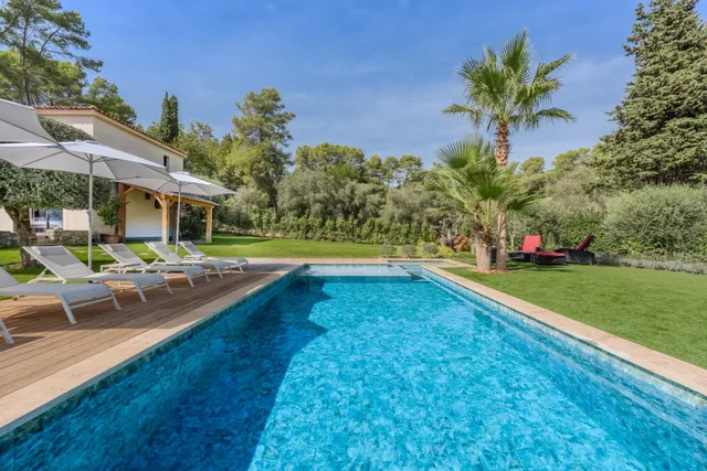 Villa in Roquefort Les Pins, French Riviera