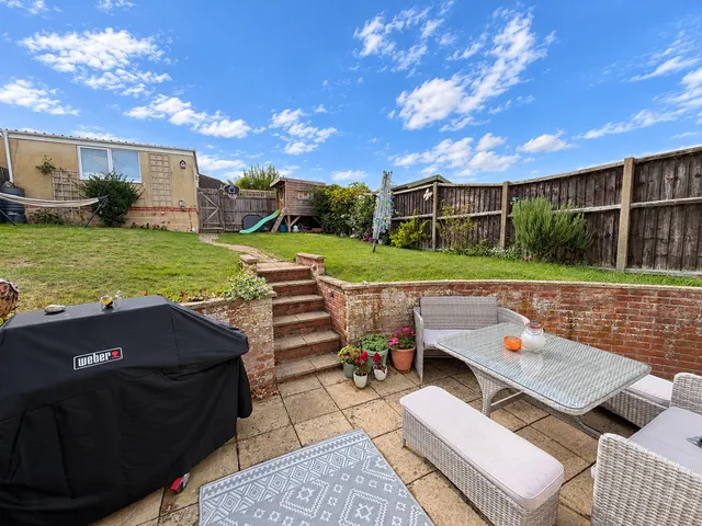 11 School Lane, Carisbrooke PO30 5JX