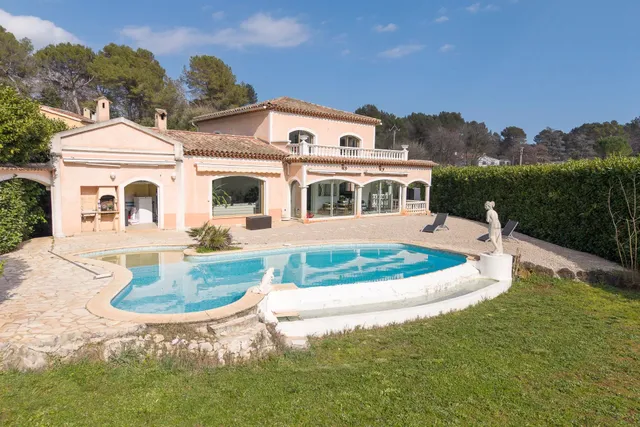 Villa in Roquefort Les Pins, French Riviera