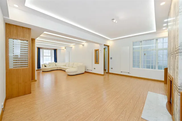 Berkeley Court, Glentworth Street, Marylebone NW1