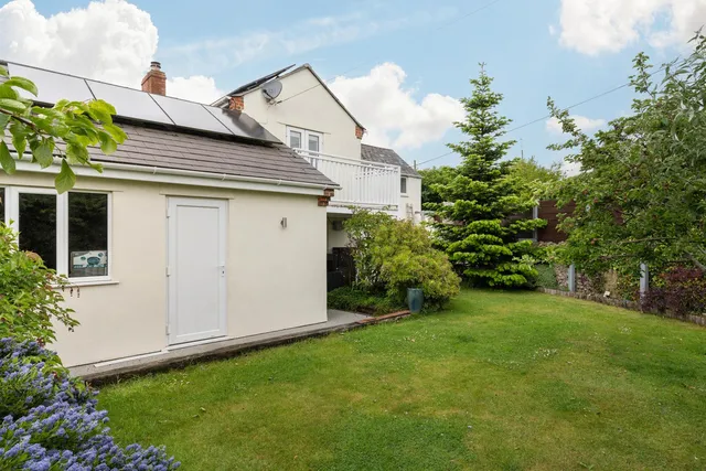 Foundry House Crewkerne Road, Higher Frome Vauchurch DT2 0AL