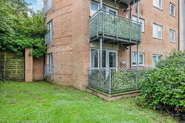 Flat 94, 94 St. Hughs Avenue, High Wycombe HP13 7TZ