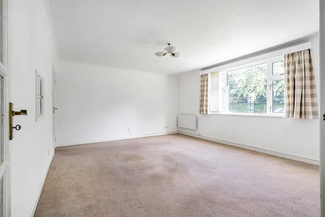 25 Sanderstead Court Addington Road, South Croydon CR2 8RA