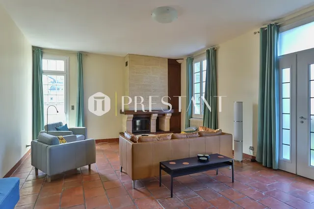 NEAC - SAINT-ÉMILION - LIBOURNE - Large House with Pool in Good Condition - Ideal as a Primary Residence or Bed and Breakfast