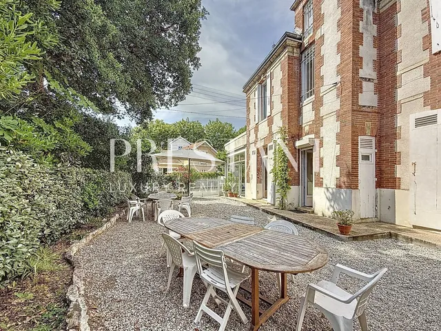 Arcachon Family Villa on the Second Line, Close to the Beach