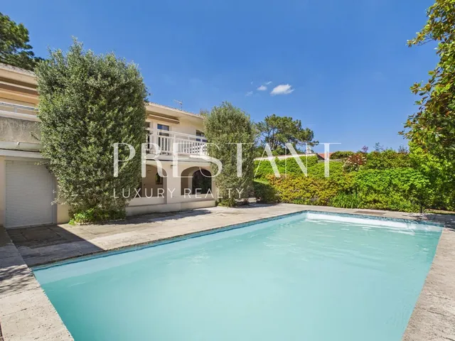 Anglet Chiberta – Spacious Renovated House on a Large Landscaped and Tree-Lined Plot with Pool