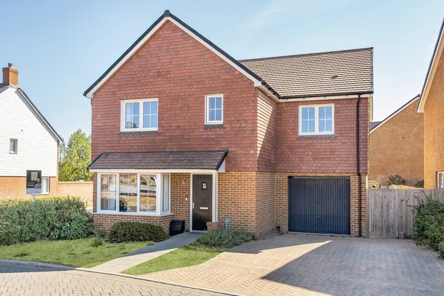 10 The Bentletts Collier Street, Maidstone ME18 6FH