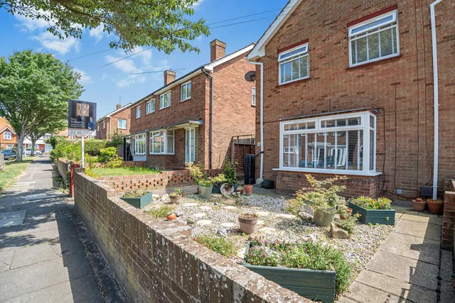 7 Chilham Avenue, Kent CT8 8HD