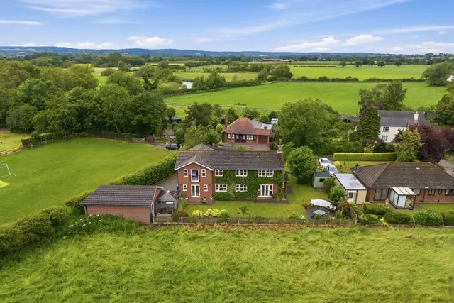 Ellendene Nethertown, Rugeley WS15 3QH