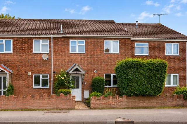 2 Milton Terrace, Blandford Forum DT11 0LJ