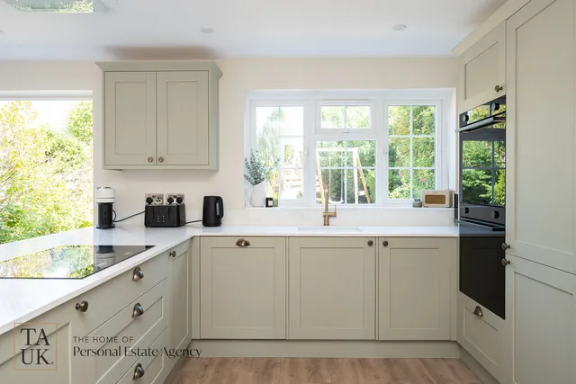 104 Hormare Crescent, Pulborough RH20 4QR