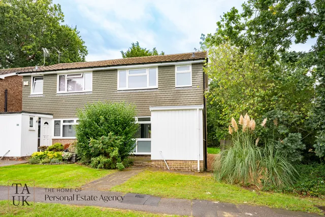12 Saville Gardens, Billingshurst RH14 9RR