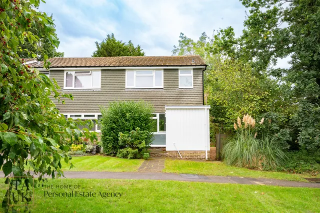 12 Saville Gardens, Billingshurst RH14 9RR