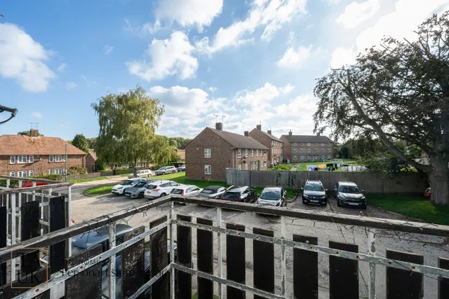 93 Meadowside, Pulborough RH20 4EQ