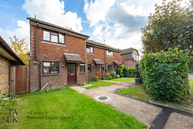 20 Cootham Green, Pulborough RH20 4JW