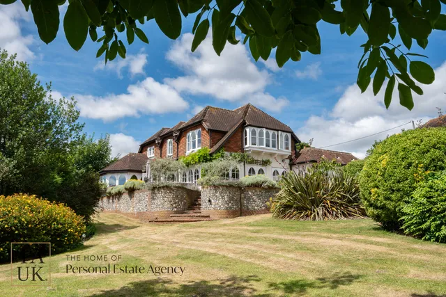 Walnut Tree Cottage South Lane, Arundel BN18 9LN