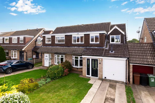 54 Braemar Drive, Leeds LS25 2NH