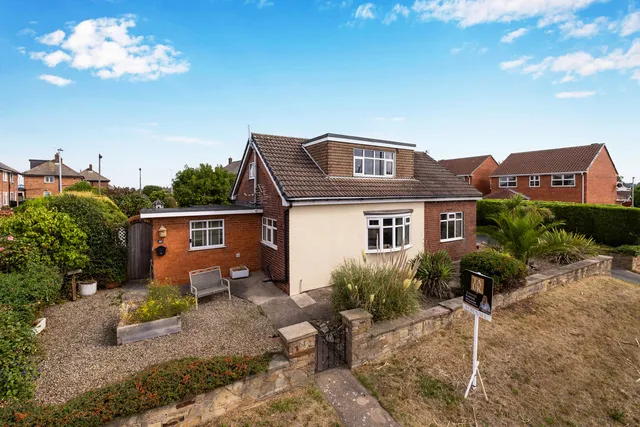 61 Selby Road, Leeds LS25 1LR