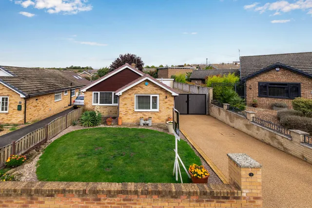 9 Parkfield Close, Leeds LS25 7PL