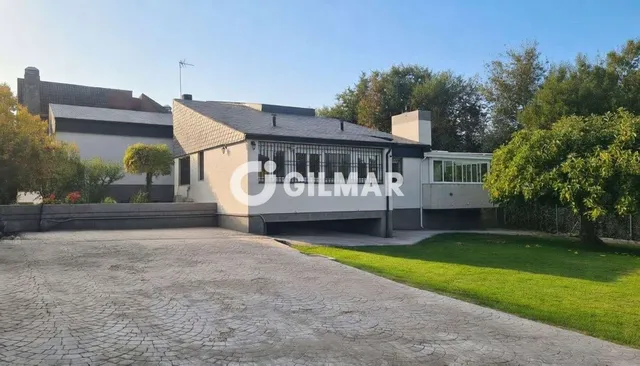 Villa in VILLAVICIOSA DE ODÓN, Madrid