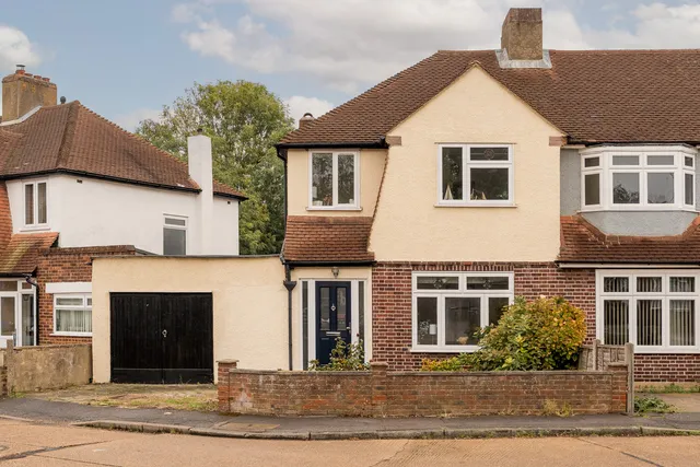 23 Arlington Close, Sidcup DA15 8JW