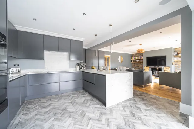 1 Tonbridge Road, Wateringbury ME18 5BS