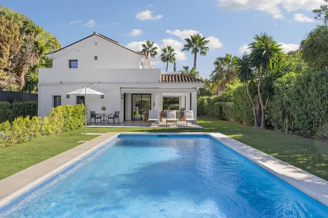 Villa in Nueva Andalucia, Malaga