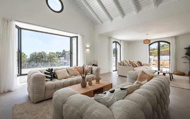 Villa in Benahavis, Malaga