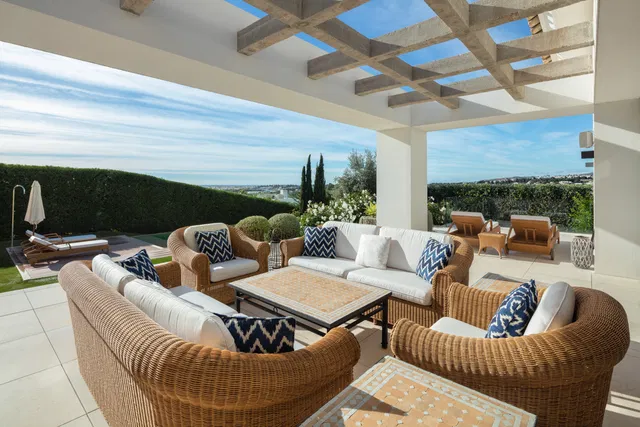 Villa in Nueva Andalucia, Malaga