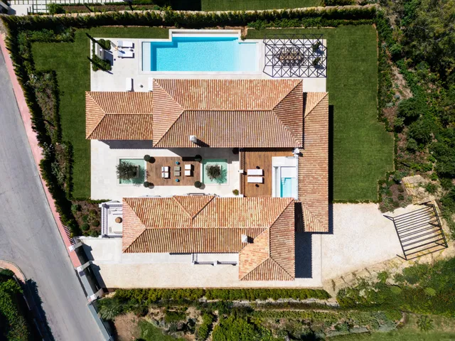 Villa in Nueva Andalucia, Malaga