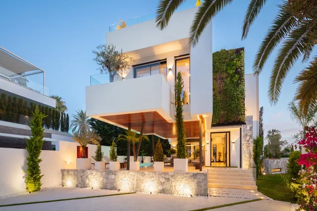Villa in Marbella Golden Mile, Malaga