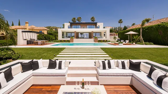 Villa in Nueva Andalucia, Malaga