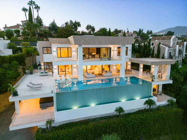 Villa in Estepona, Malaga