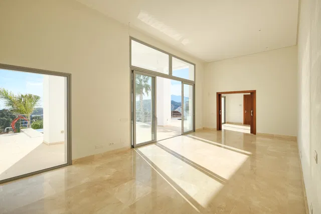 Villa in Benahavis, Malaga
