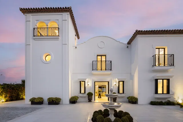Villa in Benahavis, Malaga