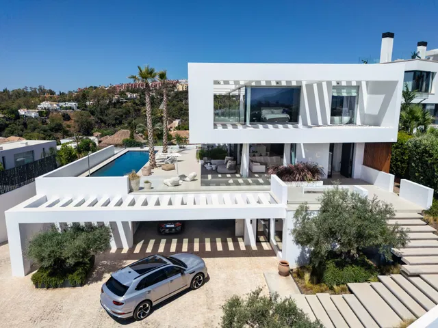 Villa in Benahavis, Malaga