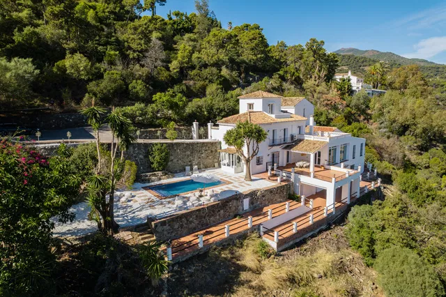 Villa in Benahavis, Malaga