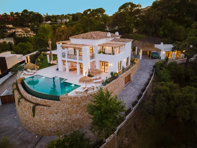 Villa in Benahavis, Malaga