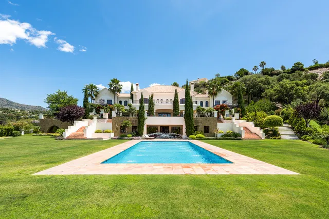 Villa in Benahavis, Malaga