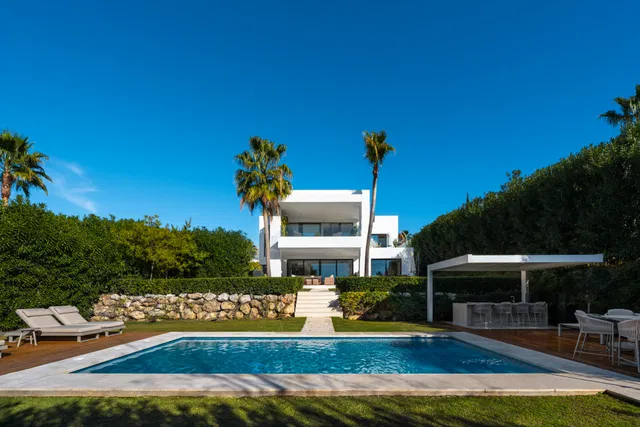 Villa in Nueva Andalucia, Malaga