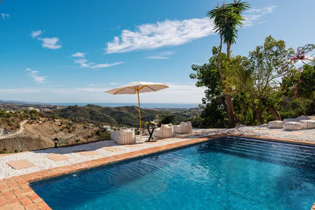 Villa in Benahavis, Malaga
