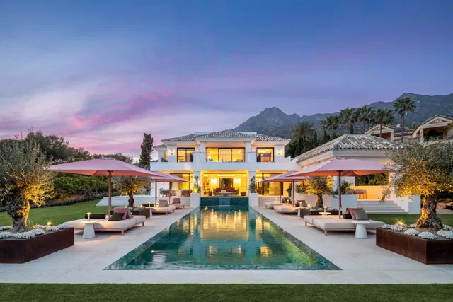 Villa in Marbella Golden Mile, Malaga