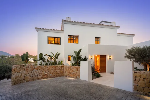 Villa in Benahavis, Malaga