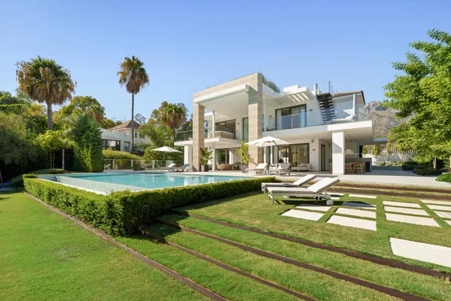 Villa in Marbella Golden Mile, Malaga