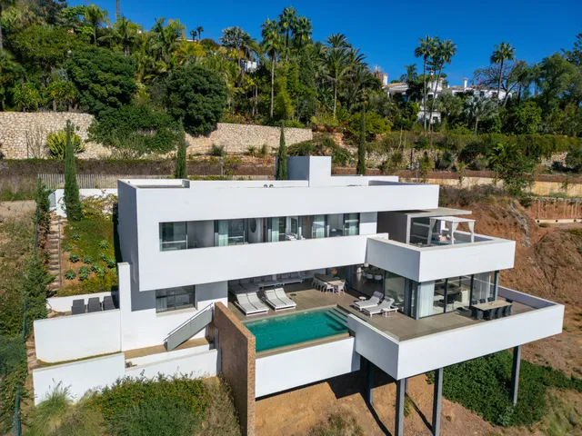Villa in Benahavis, Malaga